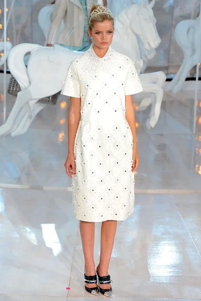 Look 17